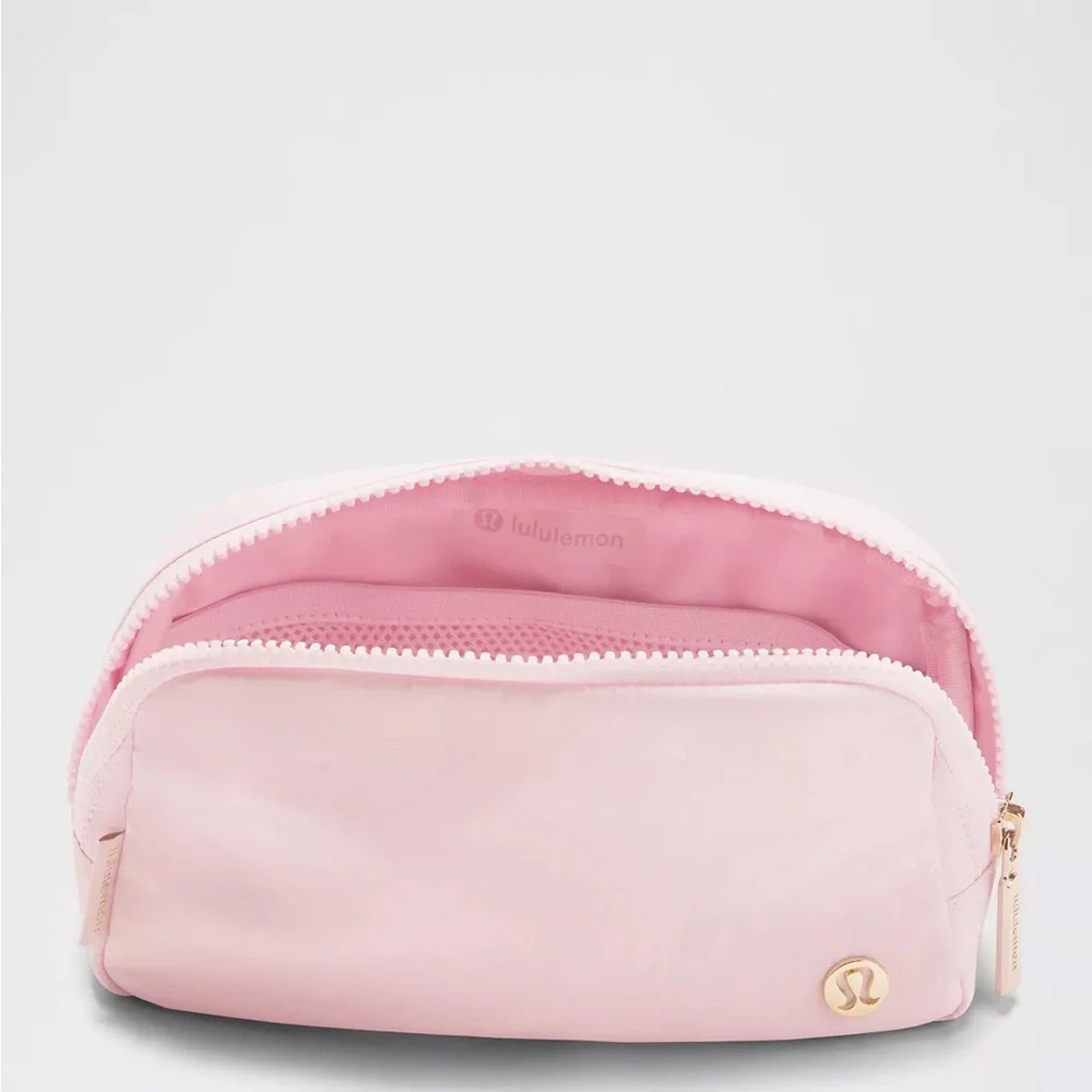 Lululemon Everywhere Belt Bag 1L- Blissful Pink